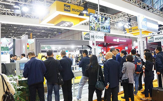 第二届进博会WilliamHill威廉希尔意大利CEA展位人气爆棚