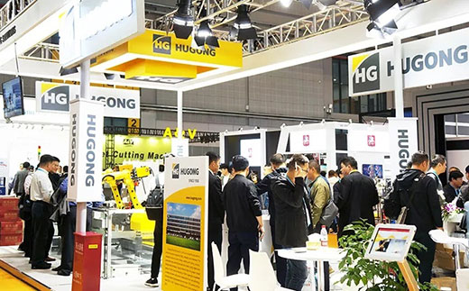 第二届进博会WilliamHill威廉希尔意大利CEA展位智能焊接与切割云平台受到极大关注